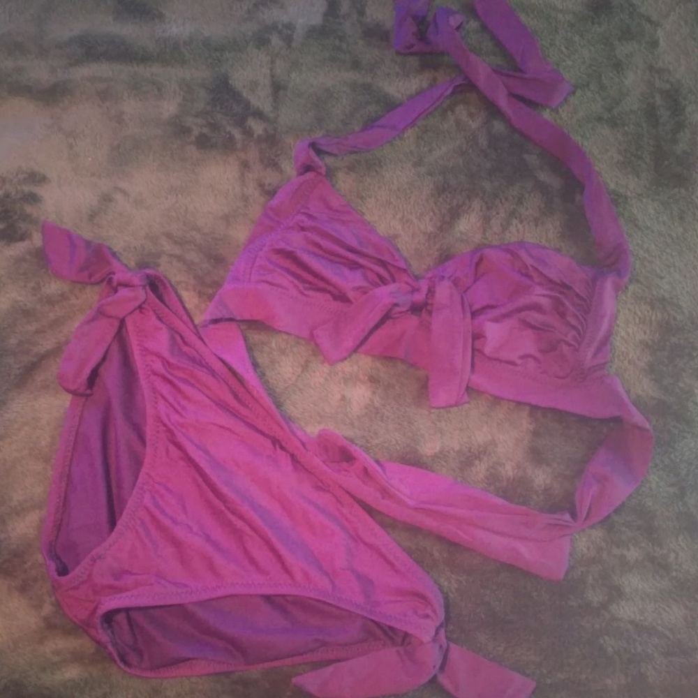 Super cute eggplant colored bikini